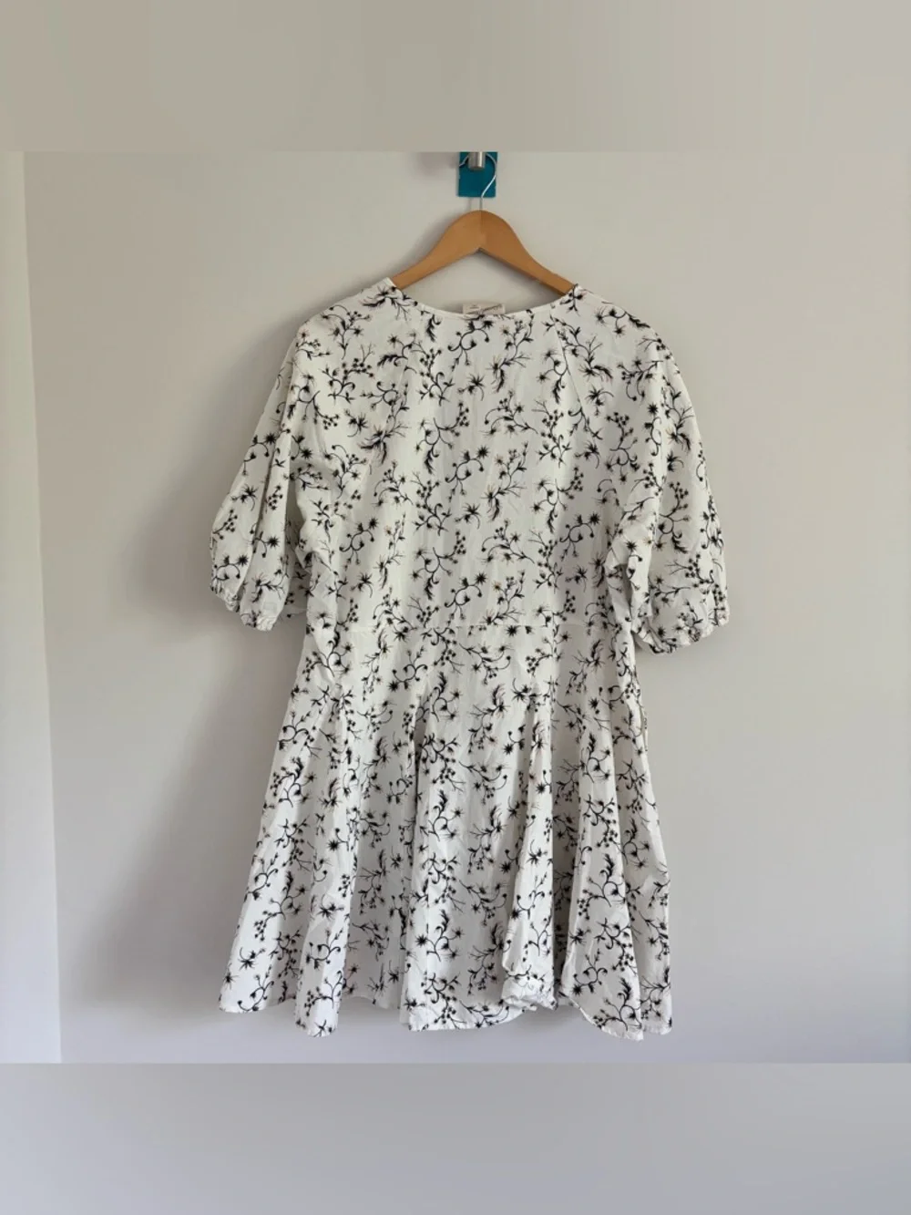 Universal Thread Women's Bell Elbow Sleeve A-Line Dress White Floral NEW - Picture 3 of 6